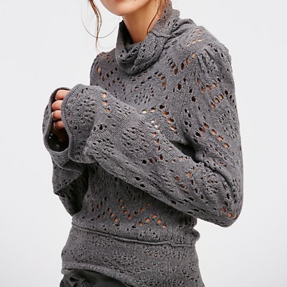 Free People Shoot From The Heart gray Sweater sz med